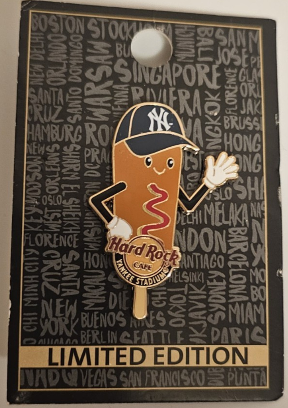 2024 HARD ROCK CAFE YANKEE STADIUM NEW YORK YANKEES CORN DOG MAN BASEBALL LE PIN